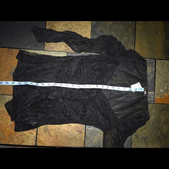 π₯ Sweetheart Neck Lace Blouse - Picture 10 of 12